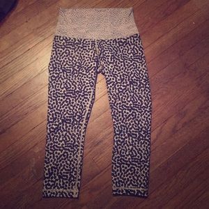 High waisted lulu crops size 6